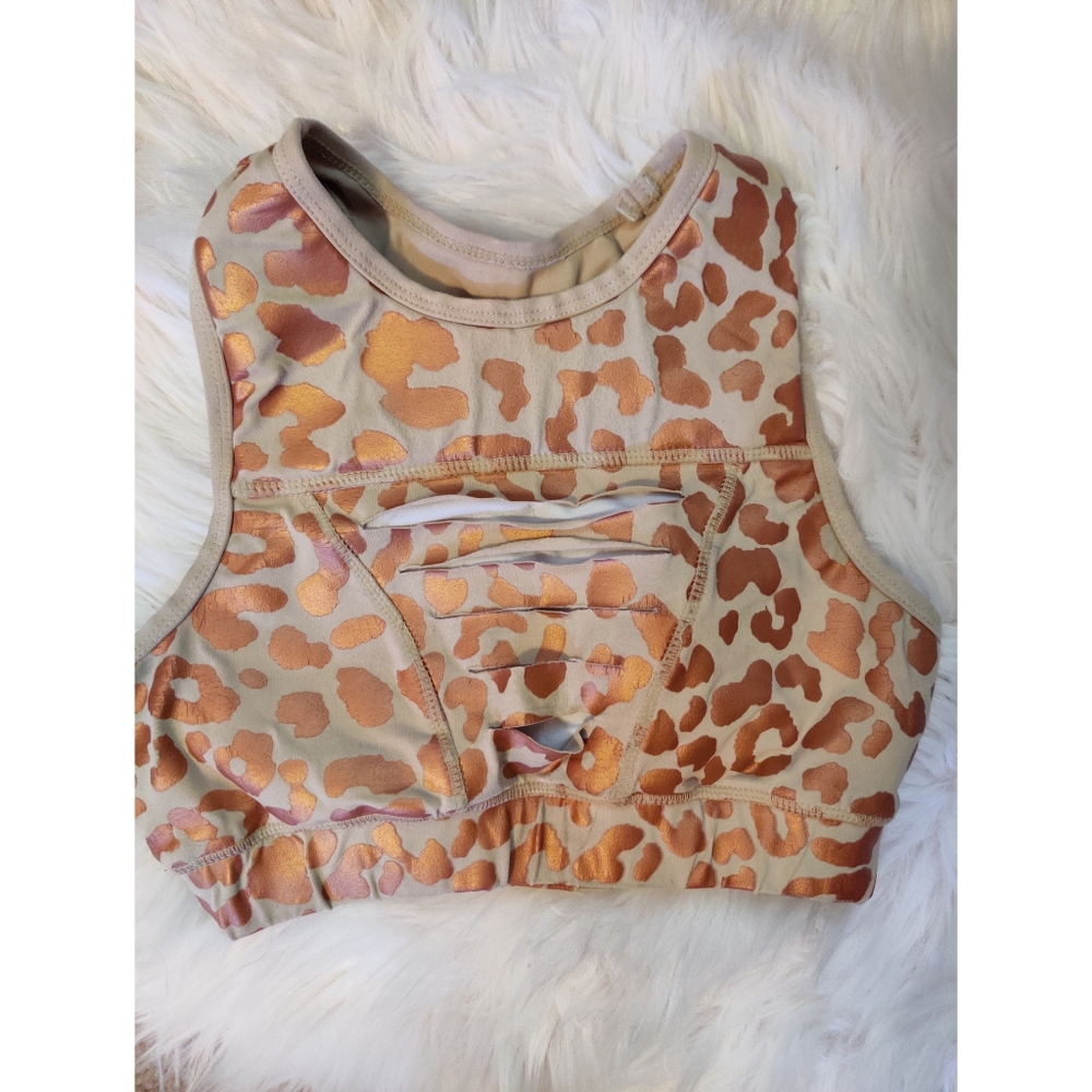 Chestee sz 6